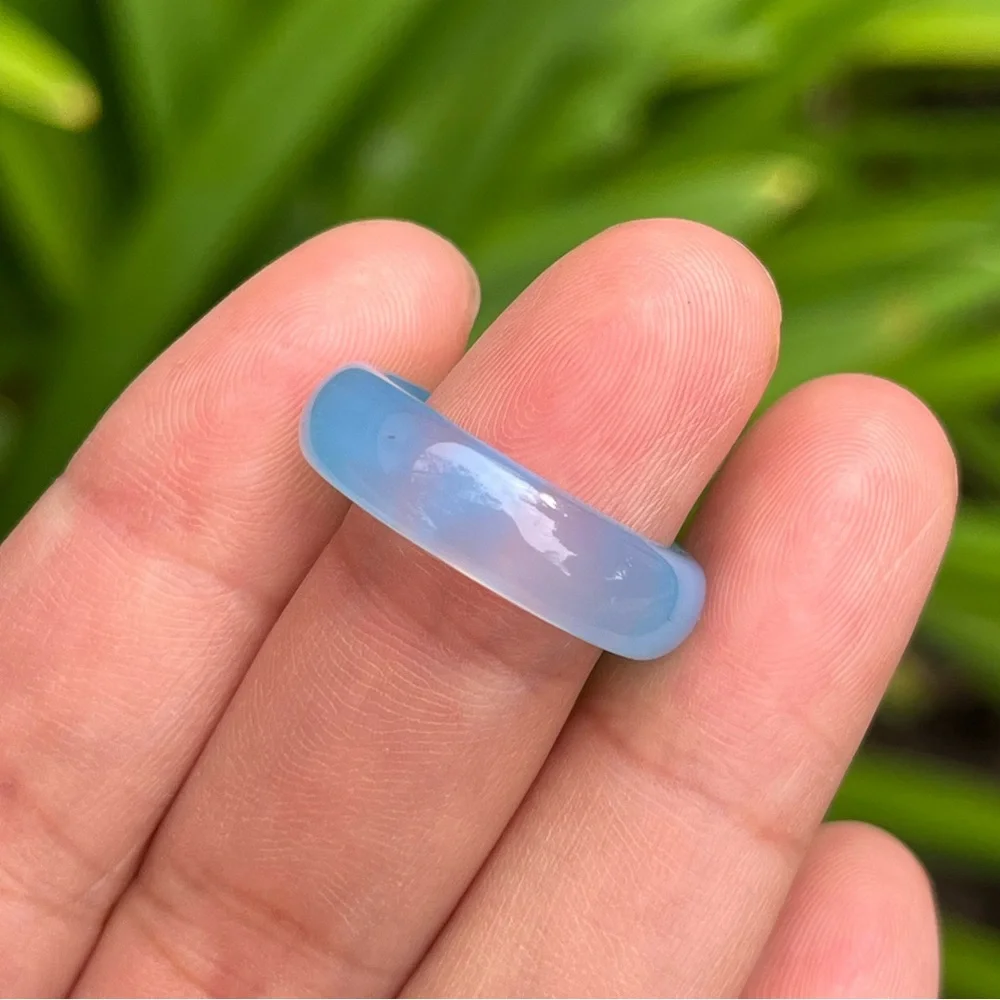 Size 7.5 blue chalcedony band ring 0088‎